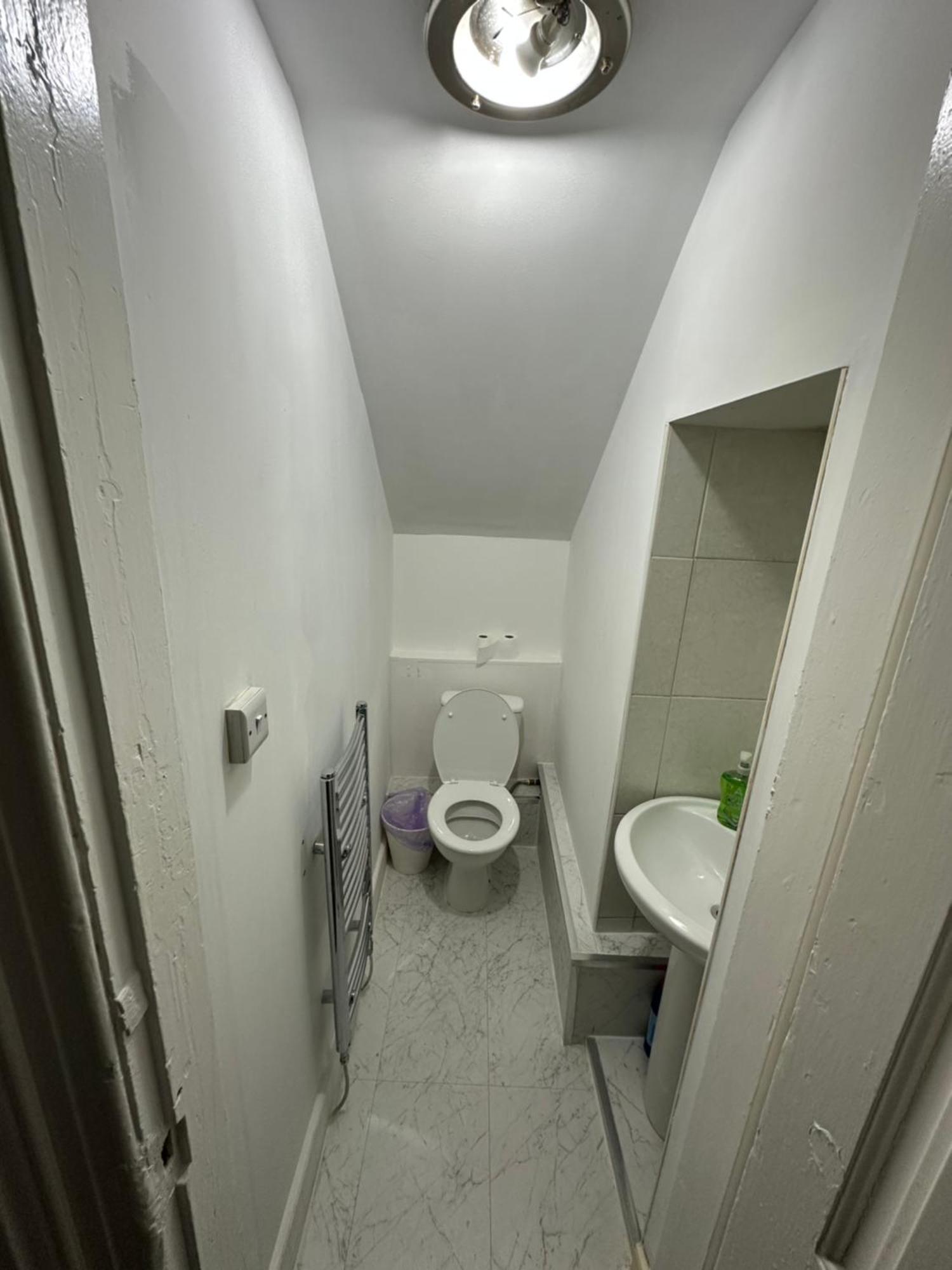 Spacious 5 Bedroom House Close To West End *