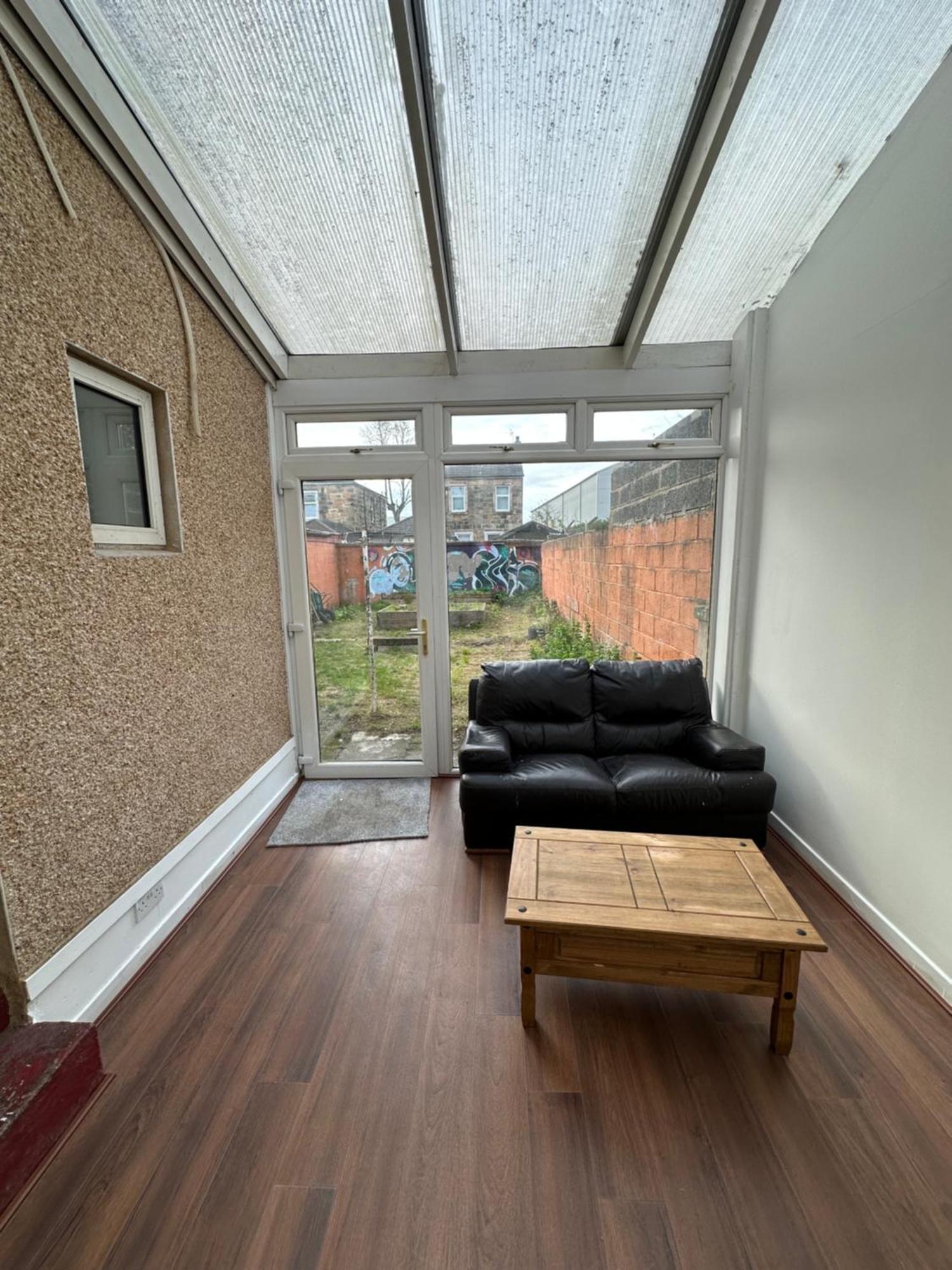 Spacious 5 Bedroom House Close To West End Holiday home *